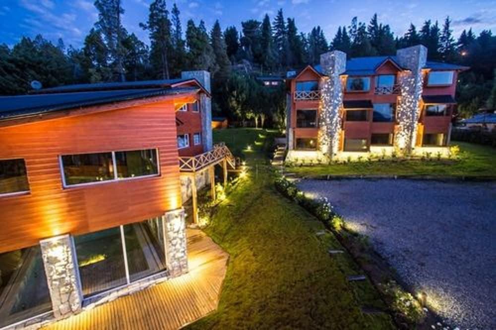 Los Robles Apart & Spa Сан-Карлос-де-Барилоче Экстерьер фото