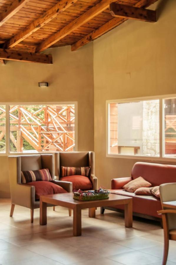 Los Robles Apart & Spa Сан-Карлос-де-Барилоче Экстерьер фото