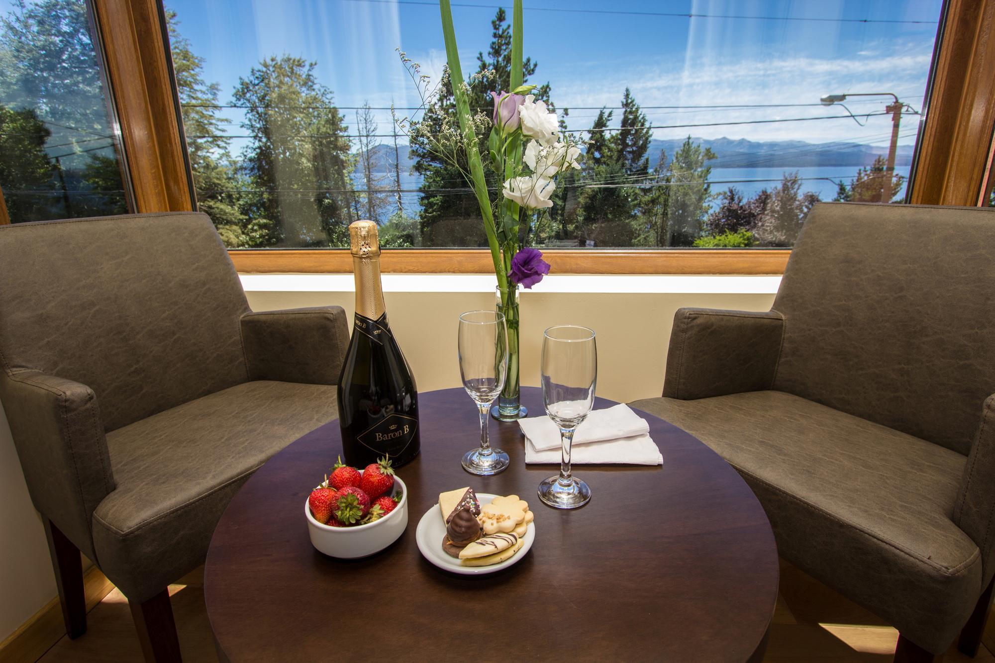Los Robles Apart & Spa Сан-Карлос-де-Барилоче Экстерьер фото